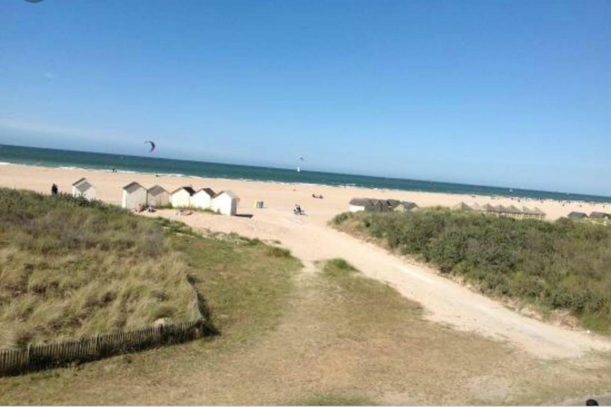 Le Riva Plage Appartement Ouistreham Exterior photo